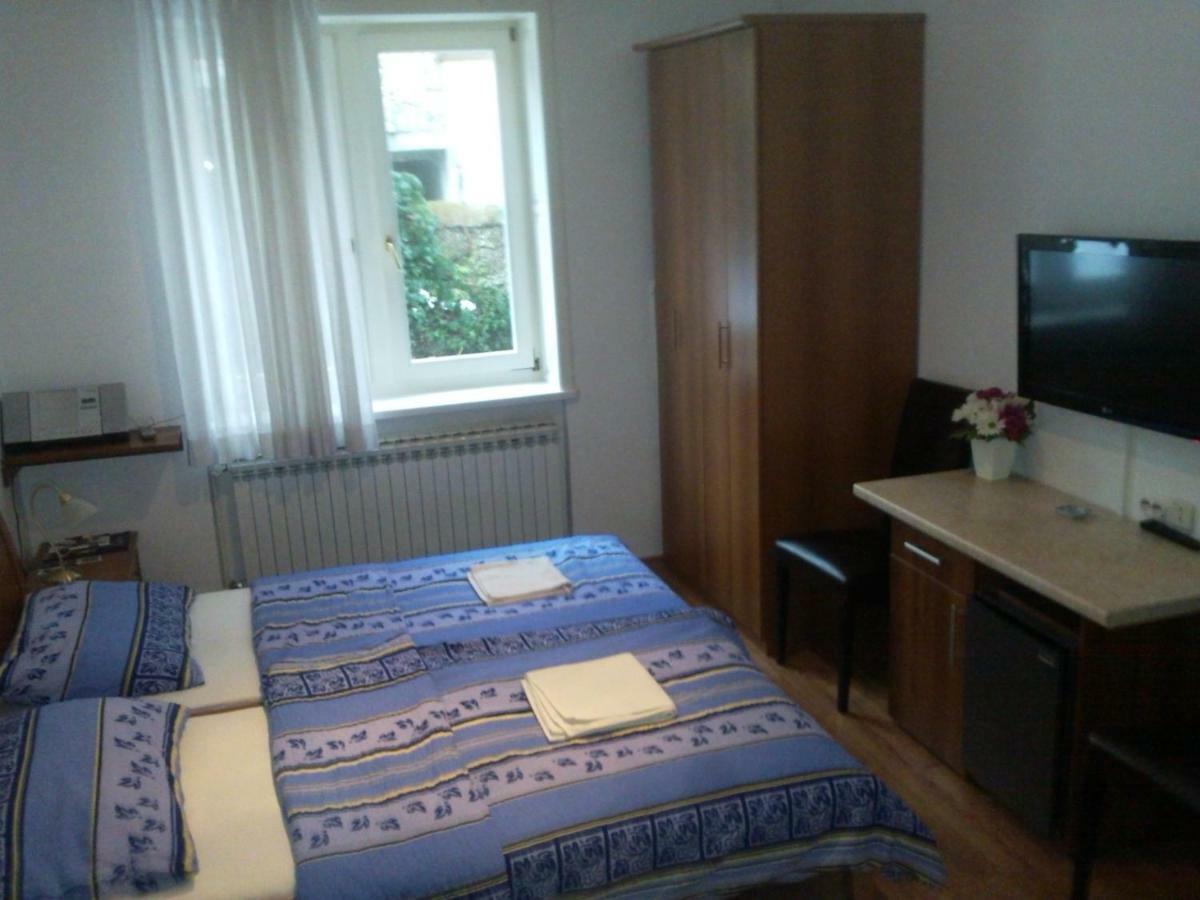 Angela Classic Rooms & Apartments Zagreb Exterior foto